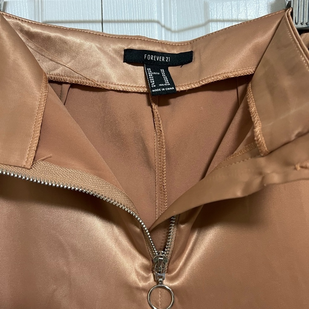 Forever21 Satin Pant Size XS - Picture 7 of 9